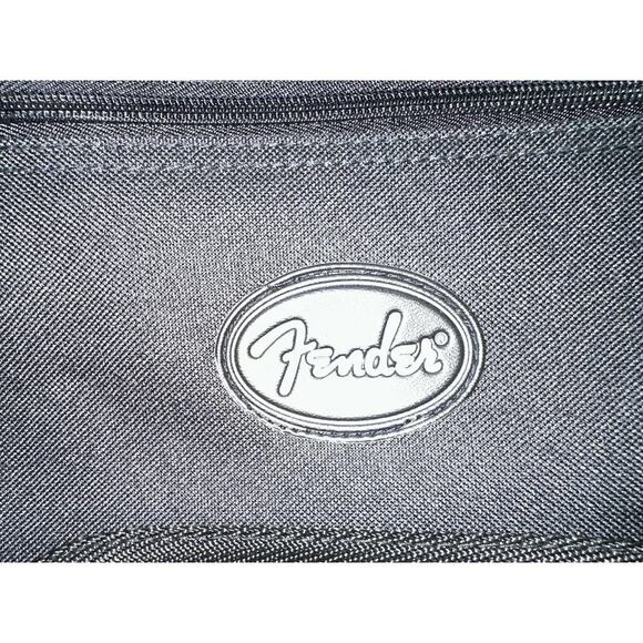 Fender Acoustic Guitar Gig Bag – Padded Case with Shoulder Straps & Front Pocket - Picture 4 of 11